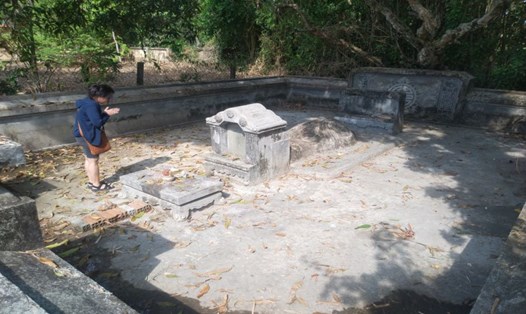 Ngôi mộ cổ của ông nội bà Từ Dũ. Ảnh: Kỳ Quan