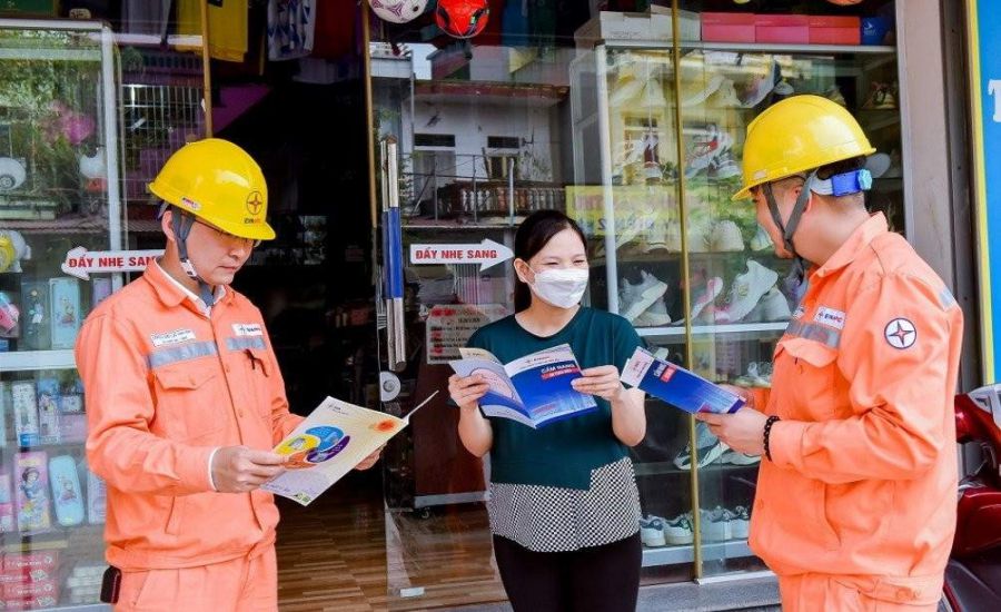 Phải cân nhắc thận trọng khi tăng giá điện. Ảnh: EVN
