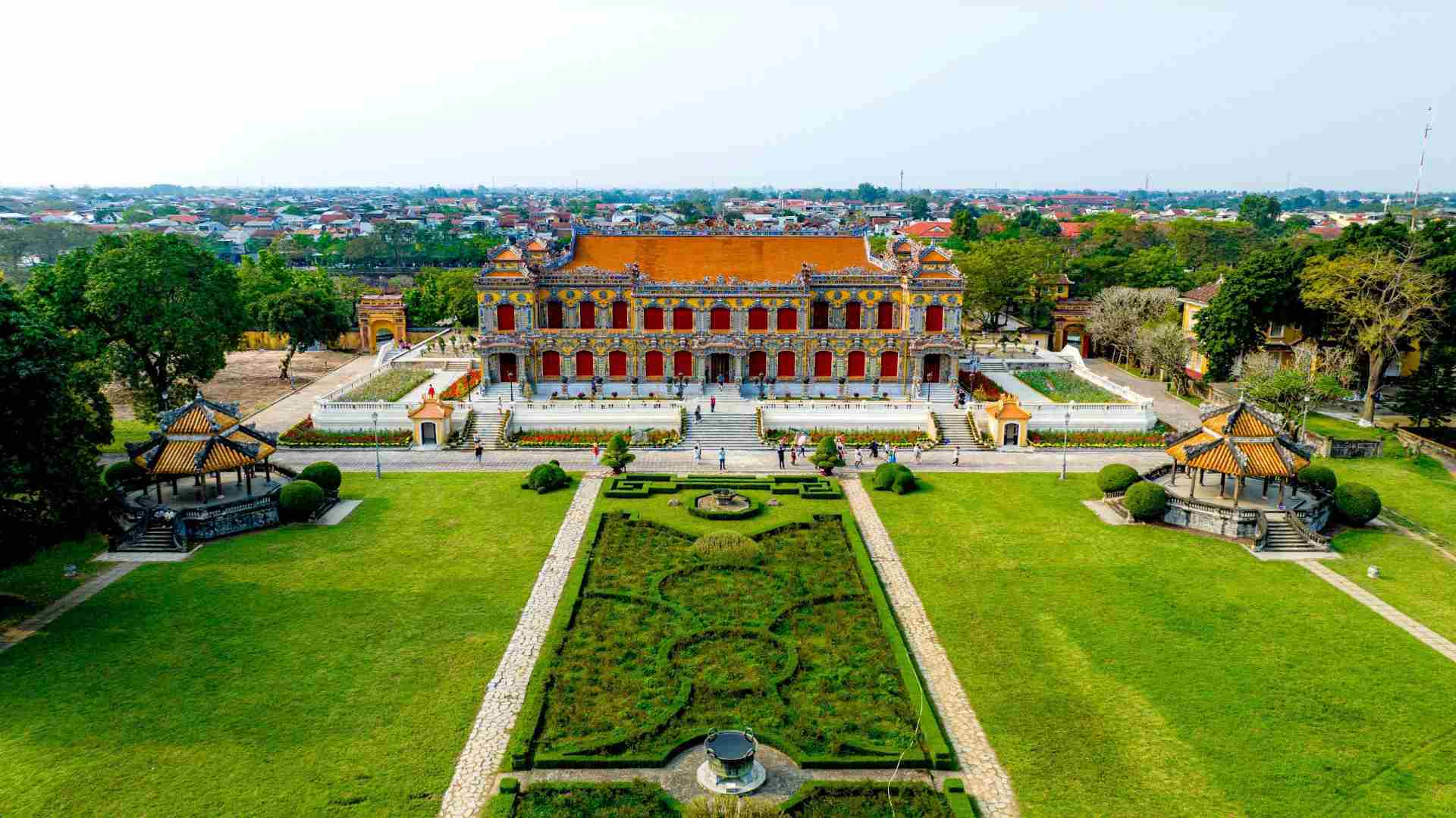  Điện Kiến Trung cung điện quan trọng trong hệ thống các cung điện của triều Nguyễn sẽ là tâm điểm của đêm khai mạc Festival Huế 2024. 