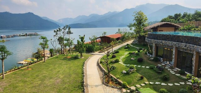 Các khu resort homestay trên lòng hồ Hòa Bình