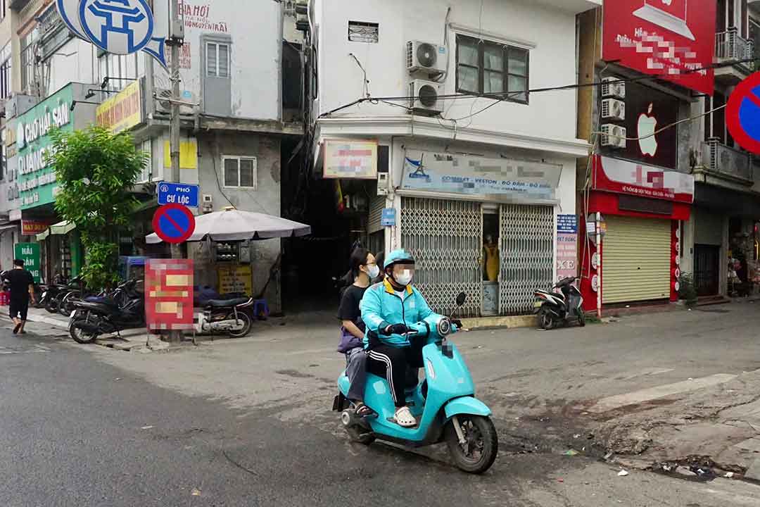 Trường hợp vi phạm cũng diễn ra trên đường Nguyễn Trãi (Thanh Xuân, Hà Nội). Ảnh: Nhật Minh