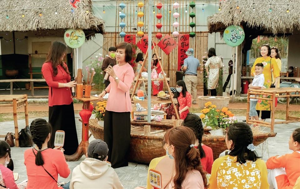 Nữ nhiếp ảnh gia ấn tượng với vẻ đẹp của phụ nữ Việt Nam. Ảnh: Sơn Ca