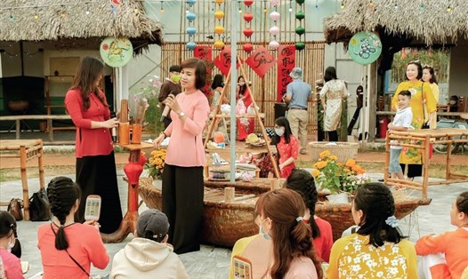 Nữ nhiếp ảnh gia ấn tượng với vẻ đẹp của phụ nữ Việt Nam. Ảnh: Sơn Ca