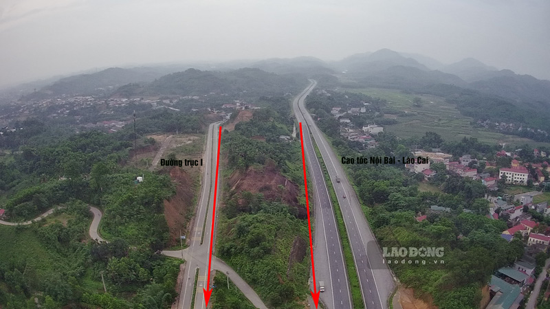 Khu đất bị thu hồi nằm kẹp ở giữa cao tốc Nội Bài - Lào Cai và đường trục I. ảnh: Đinh Đại