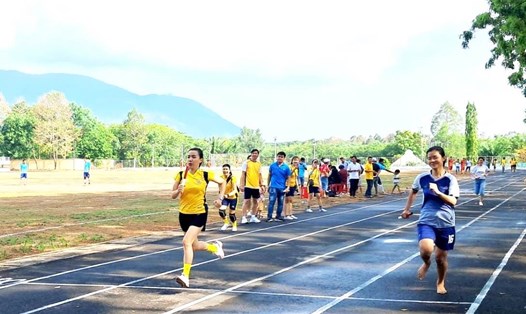 Đoàn viên, người lao động tham gia hội thi thể thao Tháng Công nhân năm 2024 tại huyện Xuân Lộc. Ảnh: Công đoàn Xuân Lộc