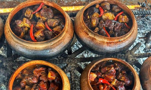 Cá kho sông Đà ngon trứ danh là đặc sản không nên bỏ lỡ trong chuyến du lịch Tây Bắc. Ảnh: CuongThinh Fish