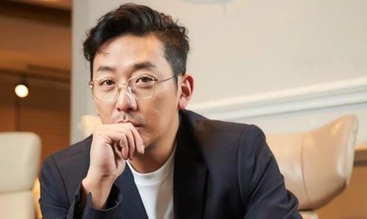 “Ông hoàng phòng vé” Ha Jung Woo trở lại với phim đề tài thảm họa trong tháng 6. Ảnh: Instagram