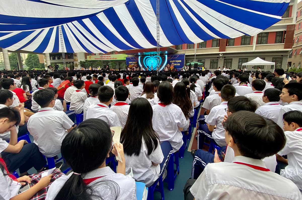 Vào 7h30 ngày 25.5, trường THCS Cầu Giấy (Hà Nội) long trọng tổ chức lễ bế giảng năm học 2023 - 2024. Ảnh: Hoàng Nam