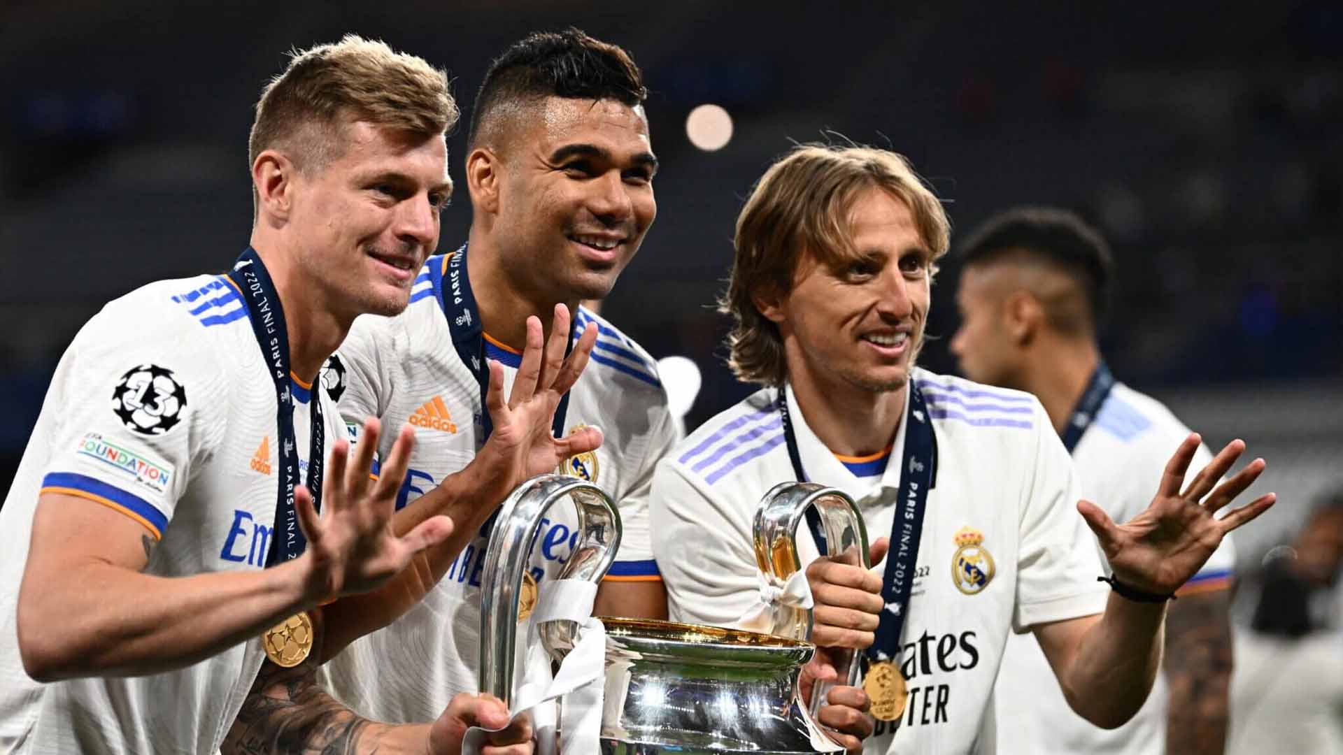 Người hâm mộ Real Madrid sẽ nhớ mãi về bộ ba tiền vệ huyền thoại của đội bóng. Ảnh: AFP