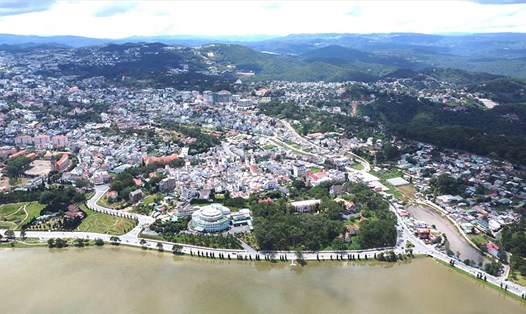 Đà Lạt nhìn từ trên cao. Ảnh: Hữu Long