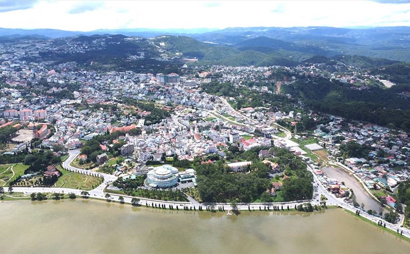 Đà Lạt nhìn từ trên cao. Ảnh: Hữu Long