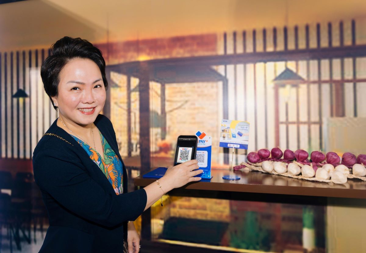 Thanh toán không dùng tiền mặt tại Việt Nam đang tăng nhanh cả về số lượng lẫn chất lượng. Ảnh: Hữu Duyên