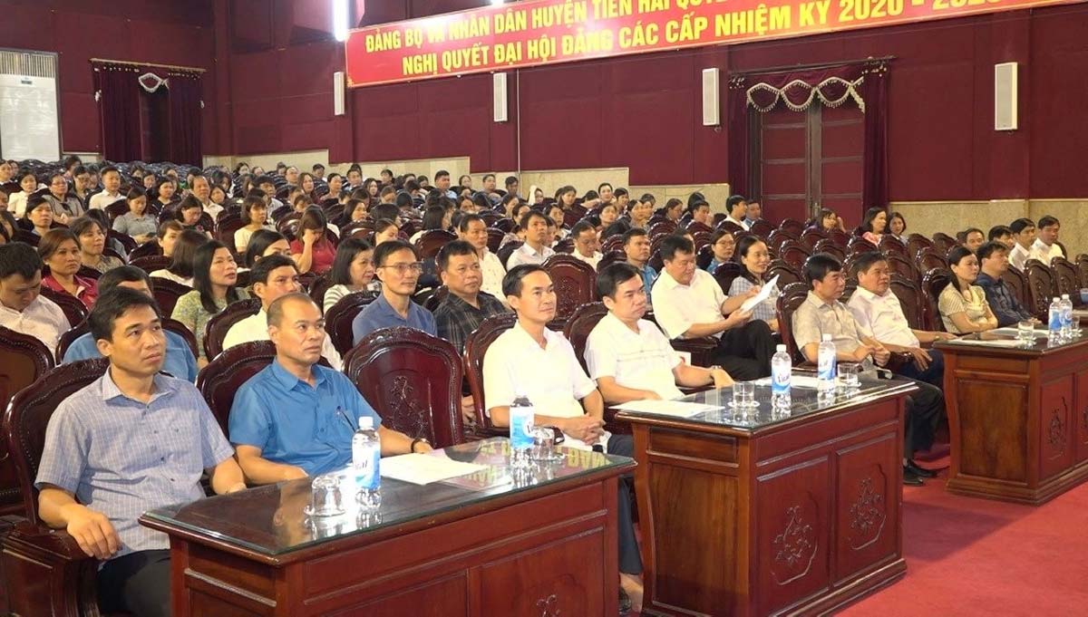 Các đại biểu dự hội nghị do LĐLĐ huyện Tiền Hải tổ chức. Ảnh: Bá Mạnh