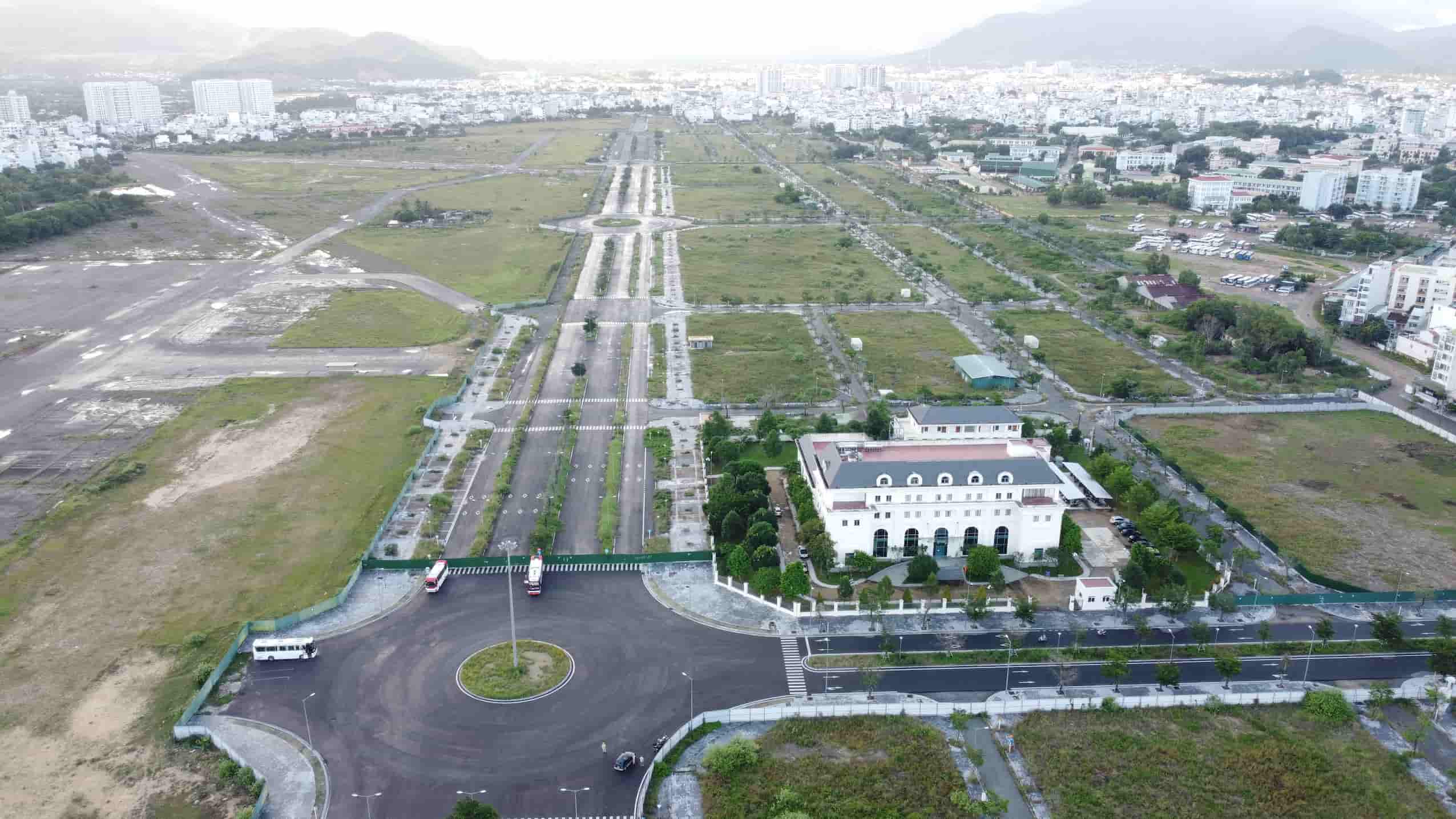  Cơ quan điều tra hình sự Bộ Quốc phòng đang điều tra vụ án hình sự vi phạm các quy định về quản lý đất đai tại Sân bay Nha Trang cũ. Ảnh: Hữu Long