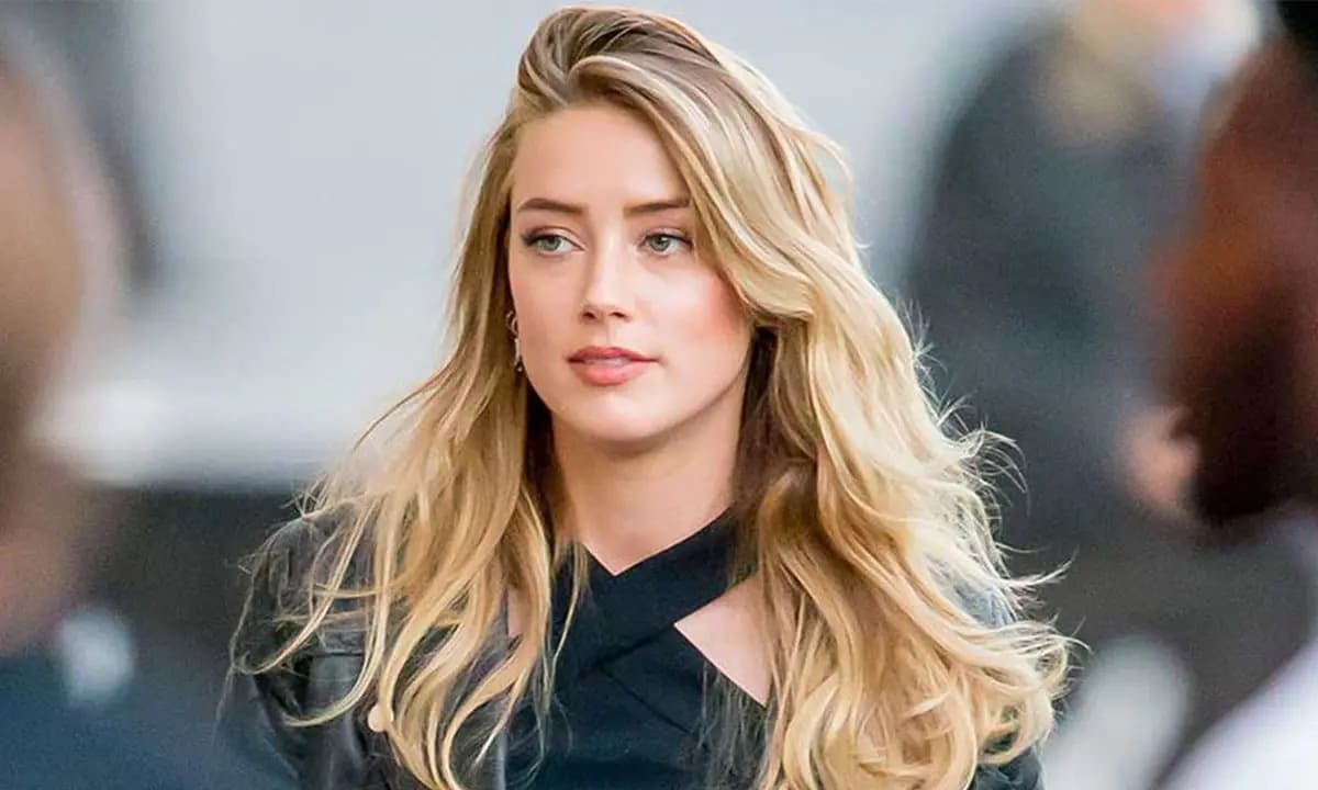 Amber Heard được đặt biệt danh mỹ nhân sở hữu gương mặt có tỉ lệ vàng. Ảnh: Instagram