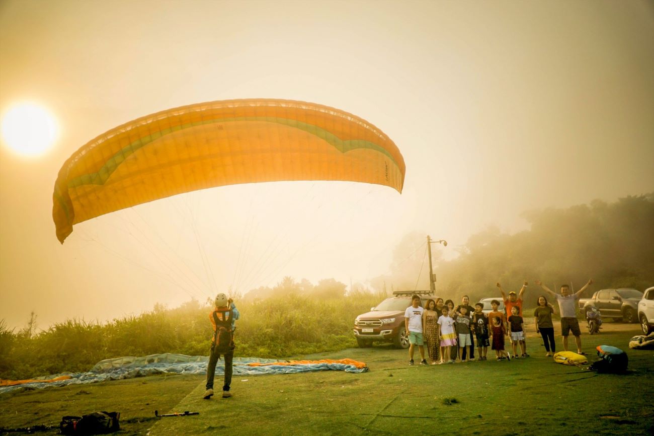 5 đơn vị được công bố đủ điều kiện bay dù lượn không động cơ trên bán đảo Sơn Trà đáp ứng các biện pháp đảm bảo an toàn theo quy định tại Điều 9, Nghị định số 168/2017/NĐ-CP ngày 31.12.2017 của Chính phủ. Ảnh: Đinh Thế Anh