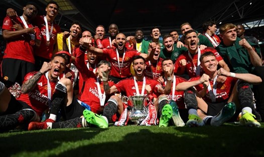 Man United ăn mừng chức vô địch FA Cup 2023-2024.  Ảnh: The FA 