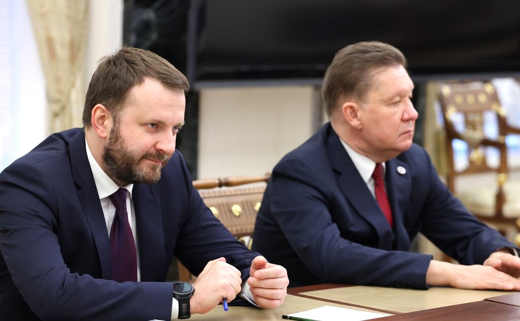 Giám đốc điều hành Gazprom Alexei Miller (phải) trong cuộc họp ngày 20.5. Ảnh: Điện Kremlin 
