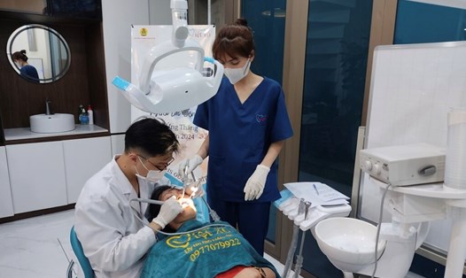 Liên đoàn Lao động huyện Gia Lâm phối hợp tổ chức khám, chăm sóc răng miệng miễn phí cho đoàn viên Công đoàn nhân Tháng Công nhân năm 2024. Ảnh: Hải Yến