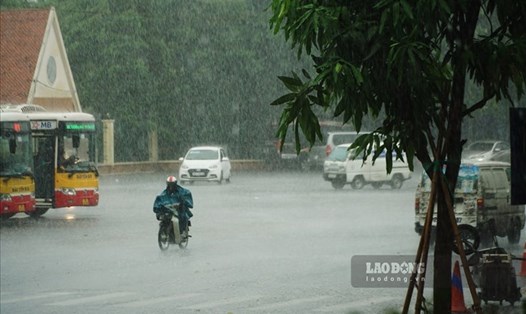 Dự báo Hà Nội có mưa lớn trong tuần tới. Ảnh: Tô Thế