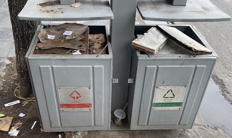 Xu hướng sử dụng th&ugrave;ng r&aacute;c bảo vệ m&ocirc;i trường năm 2025 - Định h&igrave;nh tương lai bền vững