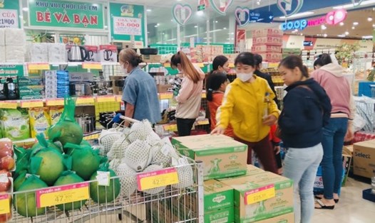 Liên đoàn Lao động TP.Bảo Lộc, tỉnh Lâm Đồng phối hợp tổ chức tuần lễ mua hàng giảm giá cho đoàn viên, người lao động. Ảnh: Đức Thiệm