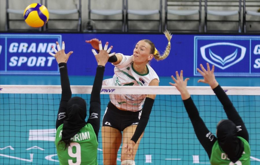 Tuyển bóng chuyền nữ Australia thắng 3-1 trước Iran. Ảnh: AVC