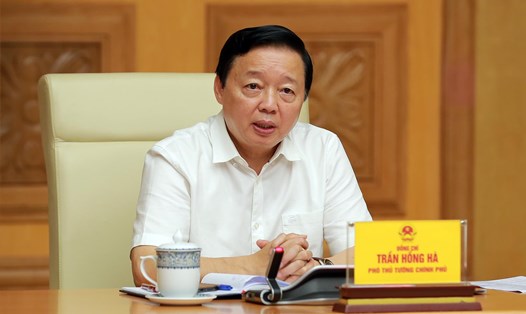 Phó Thủ tướng Chính phủ Trần Hồng Hà phát biểu tại cuộc họp về dự thảo Nghị định quản lý và phát triển nhà ở xã hội. Ảnh: VGP