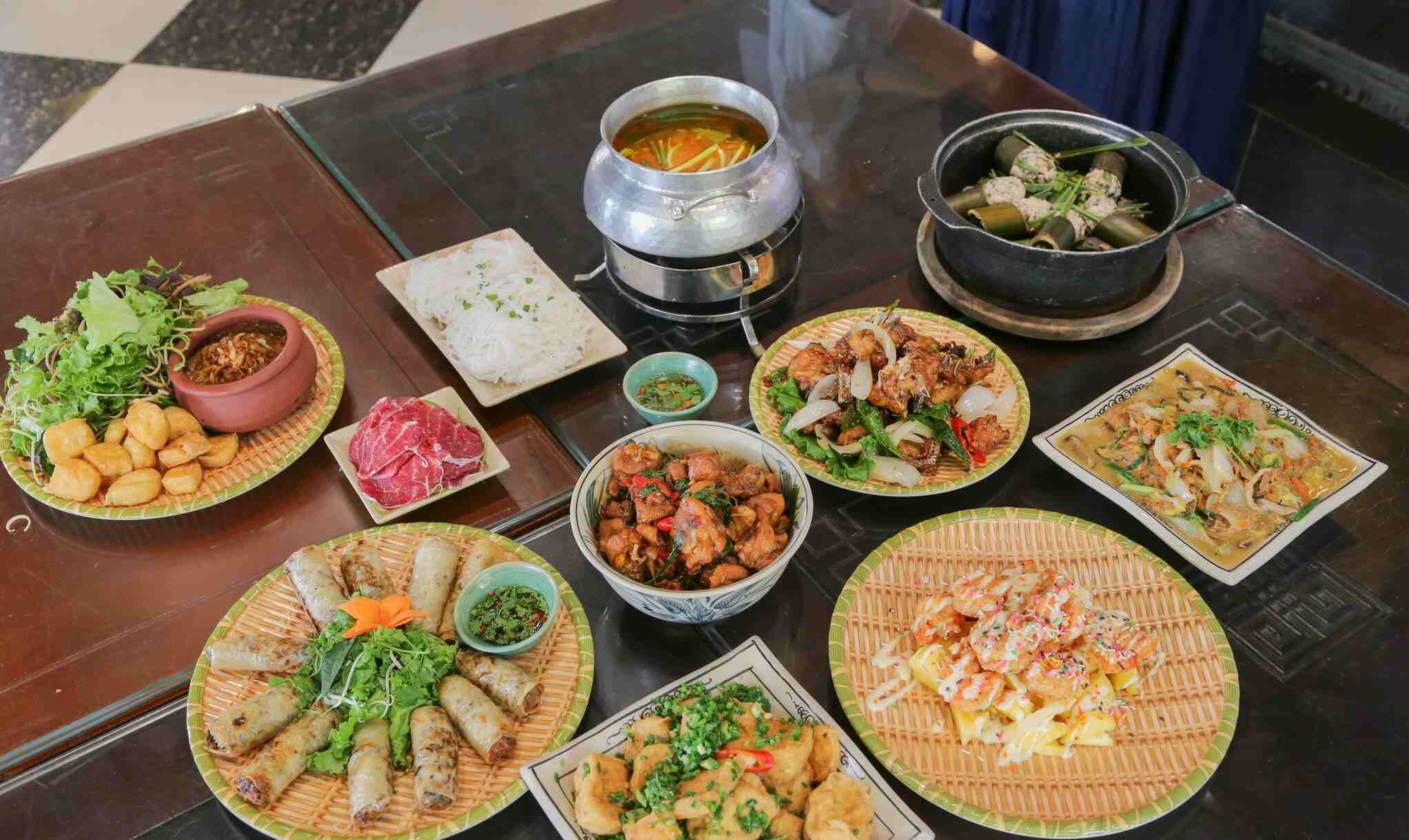 Những món ăn tại 1946 Cửa Bắc mang hương vị đậm nét truyền thống của người Việt. Ảnh: Nhà hàng 1946