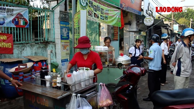Ngộ độc thực phẩm hàng rong bủa vây người dân bất cứ lúc nào