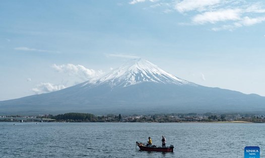 Núi Phú Sĩ là địa điểm du lịch ăn khách của Nhật Bản. Ảnh: Xinhua