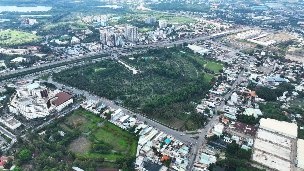  Dự án mở rộng đường Hoàng Hữu Nam sau khi hoàn thành sẽ tăng cường sự kết nối với những khu vực sầm uất của TP Thủ Đức như Bến xe Miền Đông mới, Xa lộ Hà Nội và Bệnh viện Ung Bướu.