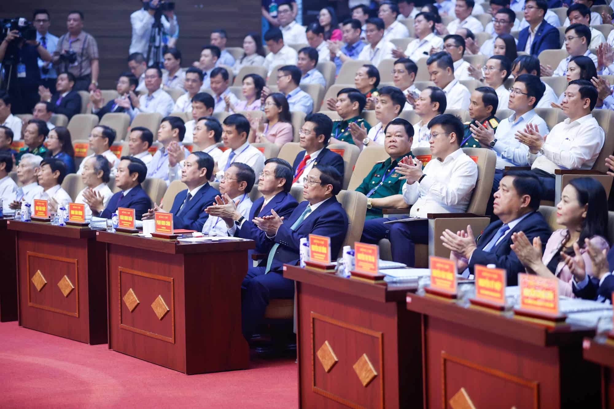 Các đại biểu tham dự hội nghị công bố quy hoạch tỉnh Ninh Bình thời kỳ 2021 - 2030, tầm nhìn đến năm 2050. Ảnh: Nguyễn Hải