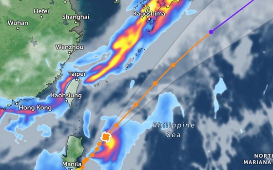 Cập nhật diễn biến bão số 1 gần Biển Đông, gió giật tới 170 km/h