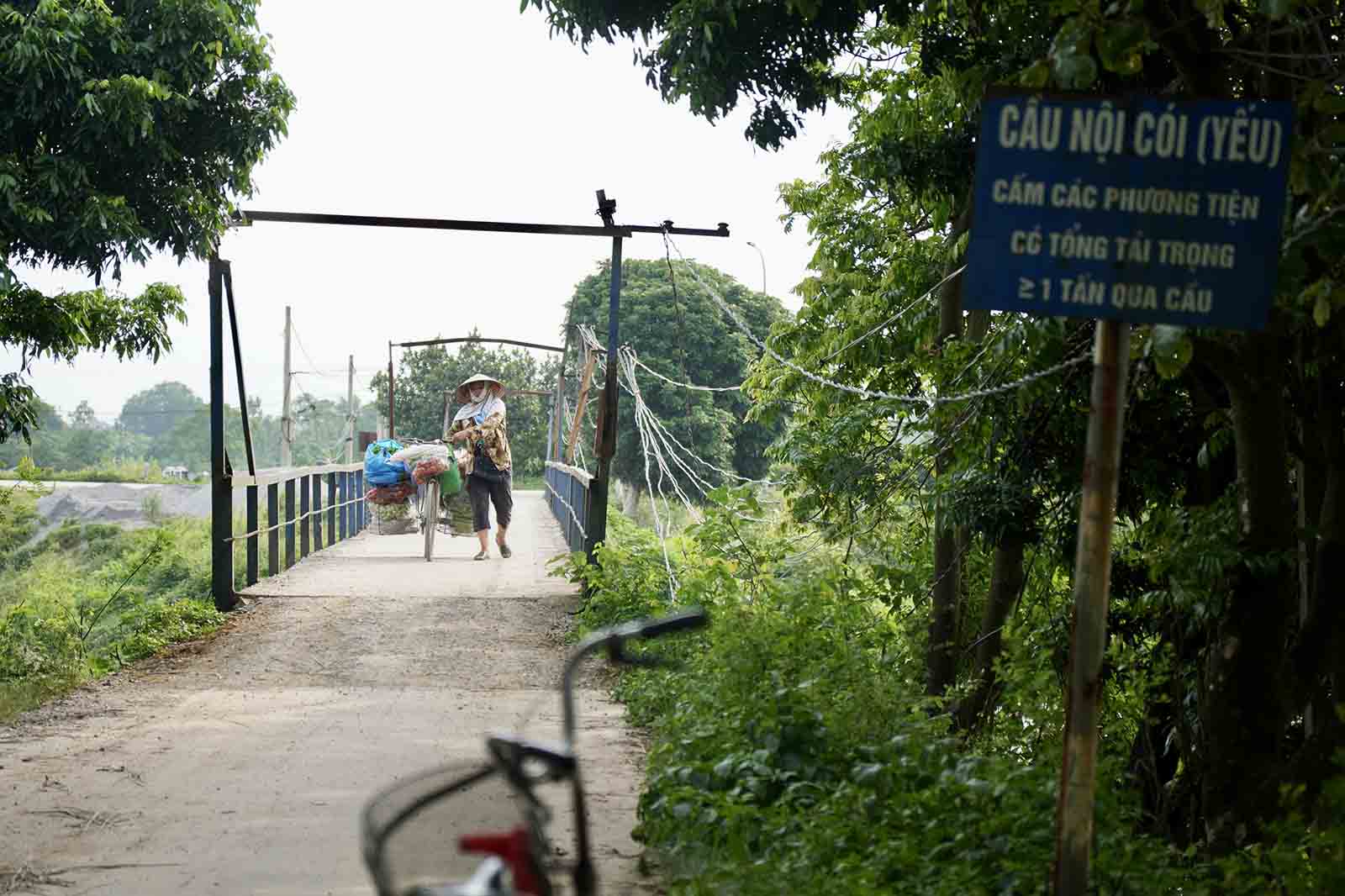 Cầu Nội Cói được người dân thông Nội bỏ tiền xây dựng năm 1998. Ảnh: Hữu Chánh