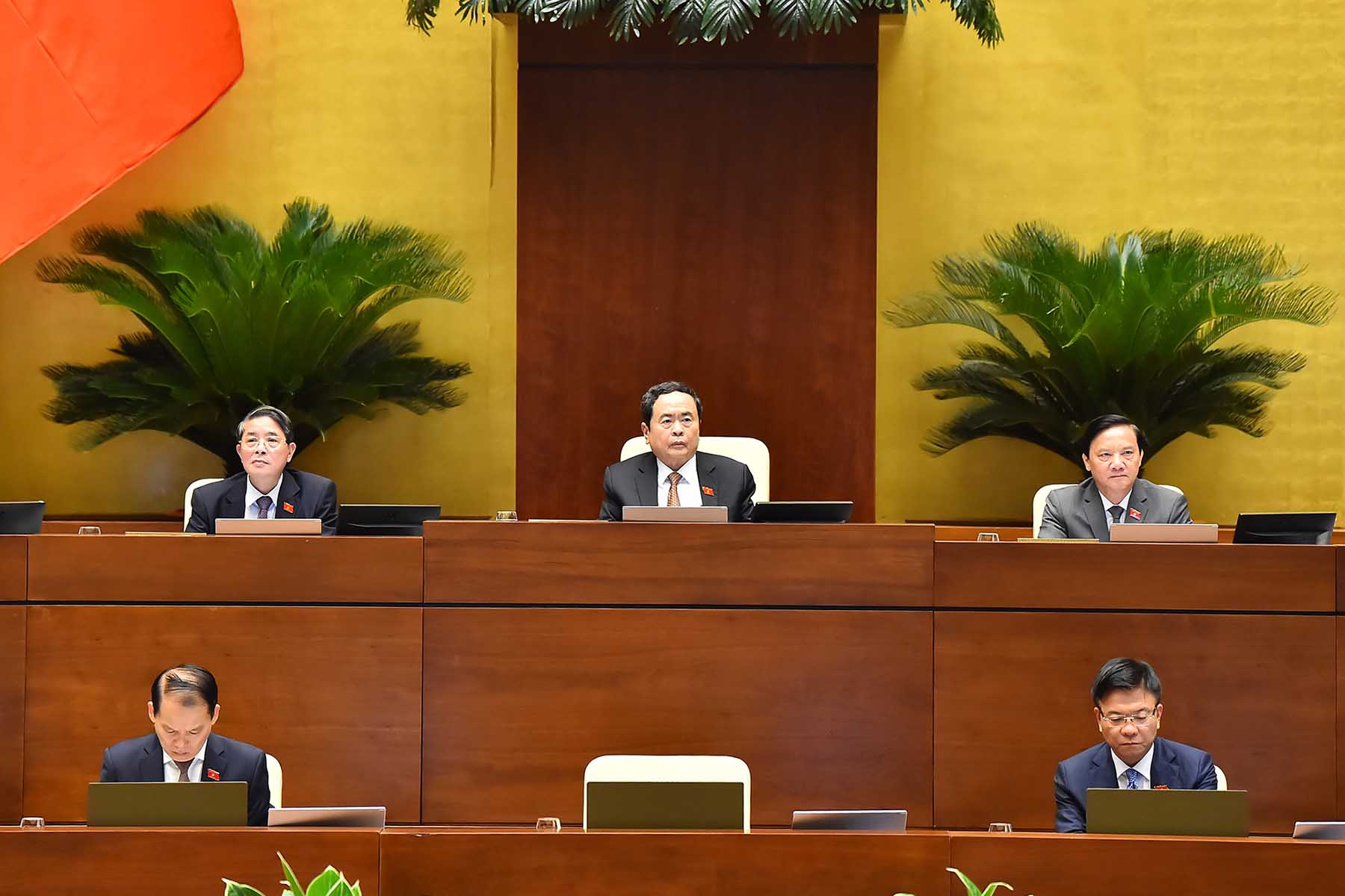 Ủy viên Bộ Chính trị, Chủ tịch Quốc hội Trần Thanh Mẫn chủ trì phiên họp. Ảnh: Phạm Đông