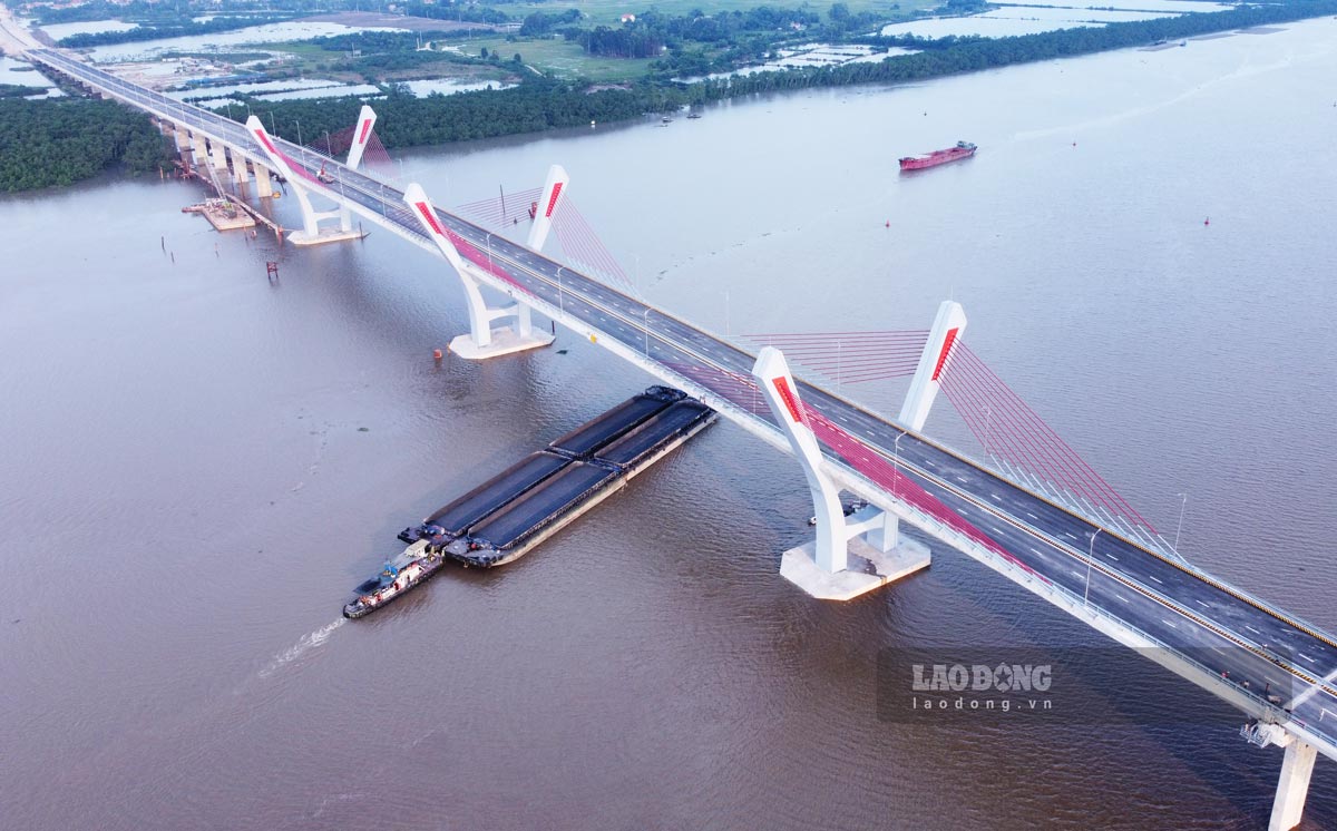 Cầu Bến Rừng nối Quảng Ninh - Hải Phòng. Ảnh: Đoàn Hưng