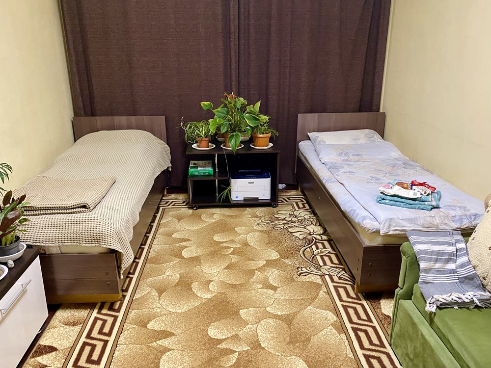 Căn phòng riêng dành cho Trang những ngày ở Kyrgyzstan. Ảnh: Nhân vật cung cấp