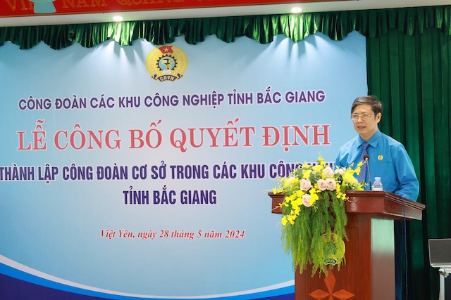 Chủ tịch Liên đoàn Lao động tỉnh Bắc Giang Nguyễn Văn Cảnh phát biểu tại buổi lễ. Ảnh: Đỗ Trọng 