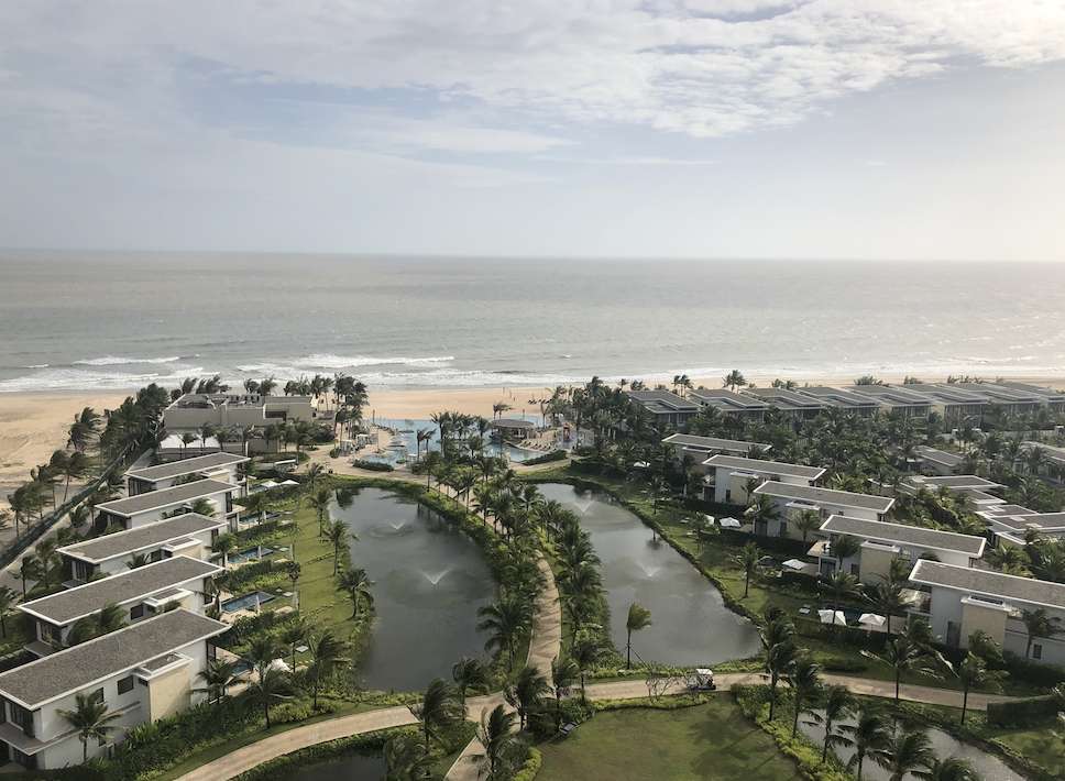 Thời gian qua, thị trường bất động sản nghỉ dưỡng trầm lắng, nguồn cung hạn chế, lượng giao dịch giảm sút. Ảnh minh hoạ: Bảo Chương