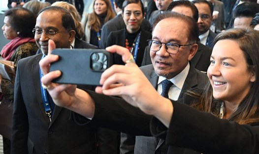 Thủ tướng Malaysia Anwar Ibrahim (thứ 2 từ phải sang) tại diễn đàn “Nền kinh tế toàn cầu và tình hình thế giới” tại Mỹ. Ảnh: CFP