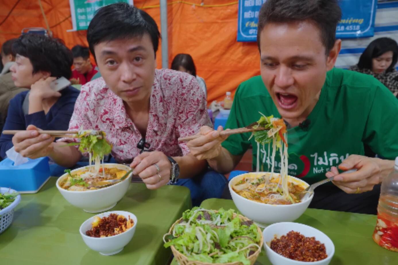 Nhiều người bày tỏ sự tiếc nuối khi danh sách của Mark thiếu vắng món phở, bánh mì... Ảnh: cắt từ video