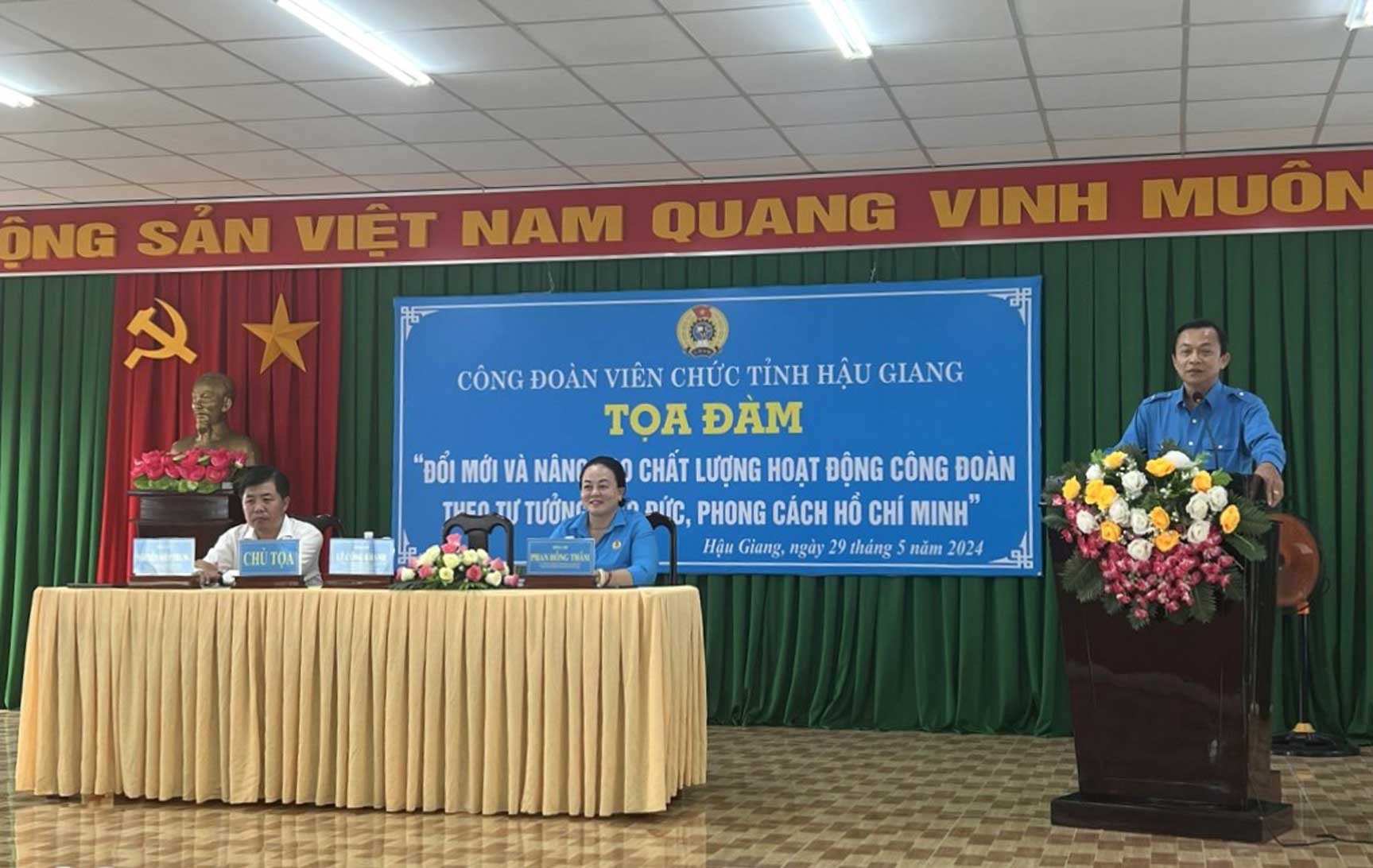 Chủ tịch LĐLĐ tỉnh Hậu Giang Lê Công Khanh tham dự buổi tọa đàm. Ảnh: LĐLĐ tỉnh Hậu Giang