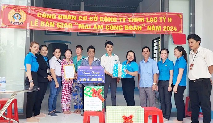 2 Mái ấm Công đoàn được bàn giao cho công nhân tại Hậu Giang