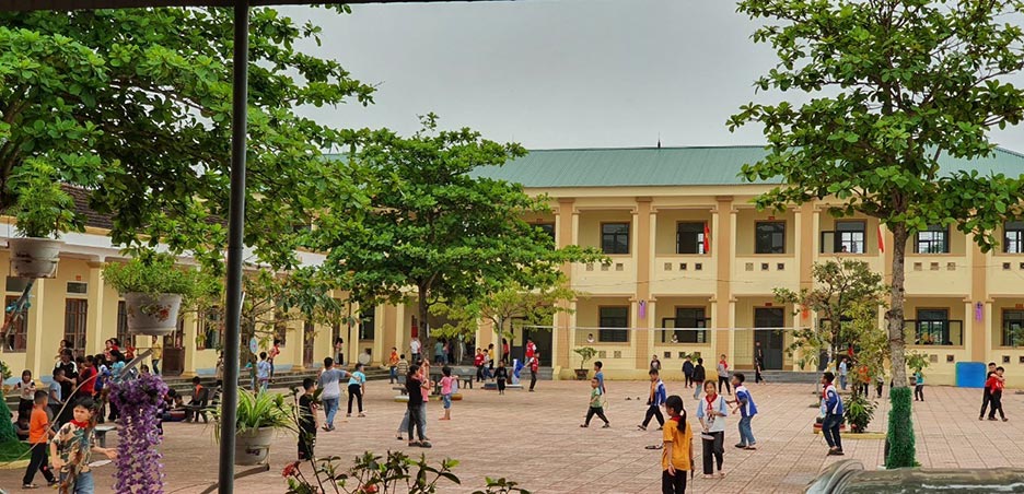 Đến sáng 3.5, 100% học sinh Trường Tiểu học Ngọc Sơn (xã Ngọc Sơn, huyện Thanh Chương, tỉnh Nghệ An) đã đến trường. Ảnh: Quang Đại