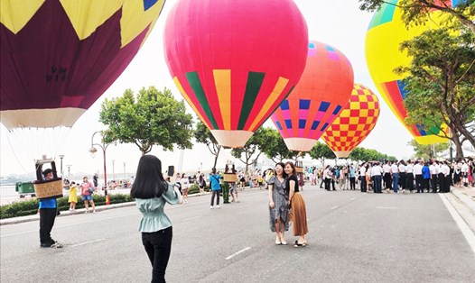 Không gian phố đi bộ ven sông Hàn sẽ được thí điểm làm phố đi bộ. Ảnh: Thùy Trang