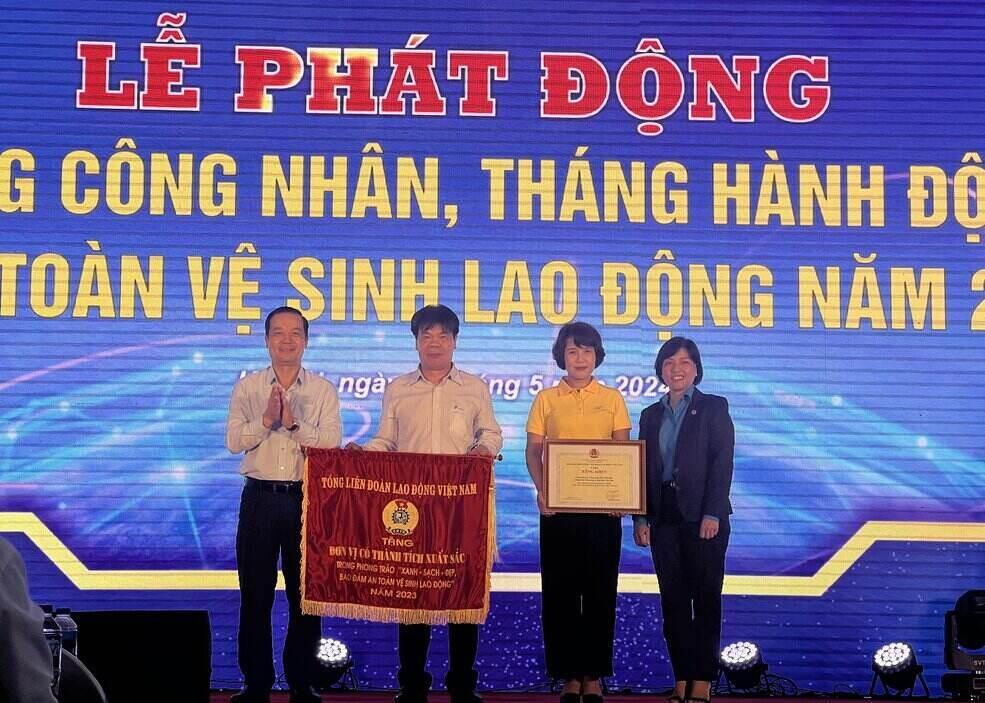 Tập thể, cá nhân được nhận