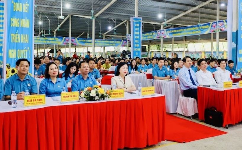 Các đại biểu tham dự lễ phát động “Tháng hành động về an toàn, vệ sinh lao động” và “Tháng công nhân năm 2024“. Ảnh: Minh Hoang