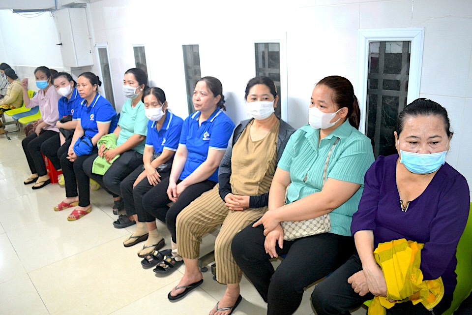 Nữ đoàn viên, lao động nữ được khám sức khỏe miễn phí trong Tháng Công nhân. Ảnh: Thiệu Vũ