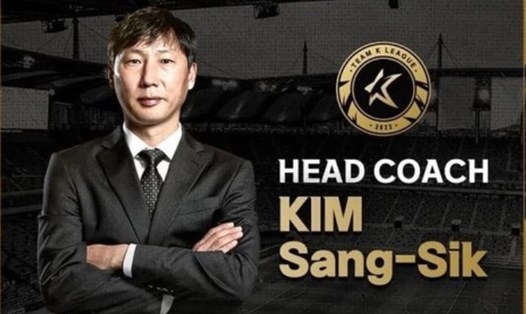 Huấn luyện viên Kim Sang-sik khi còn dẫn dắt câu lạc bộ ở giải vô địch quốc gia Hàn Quốc. Ảnh: K.League
